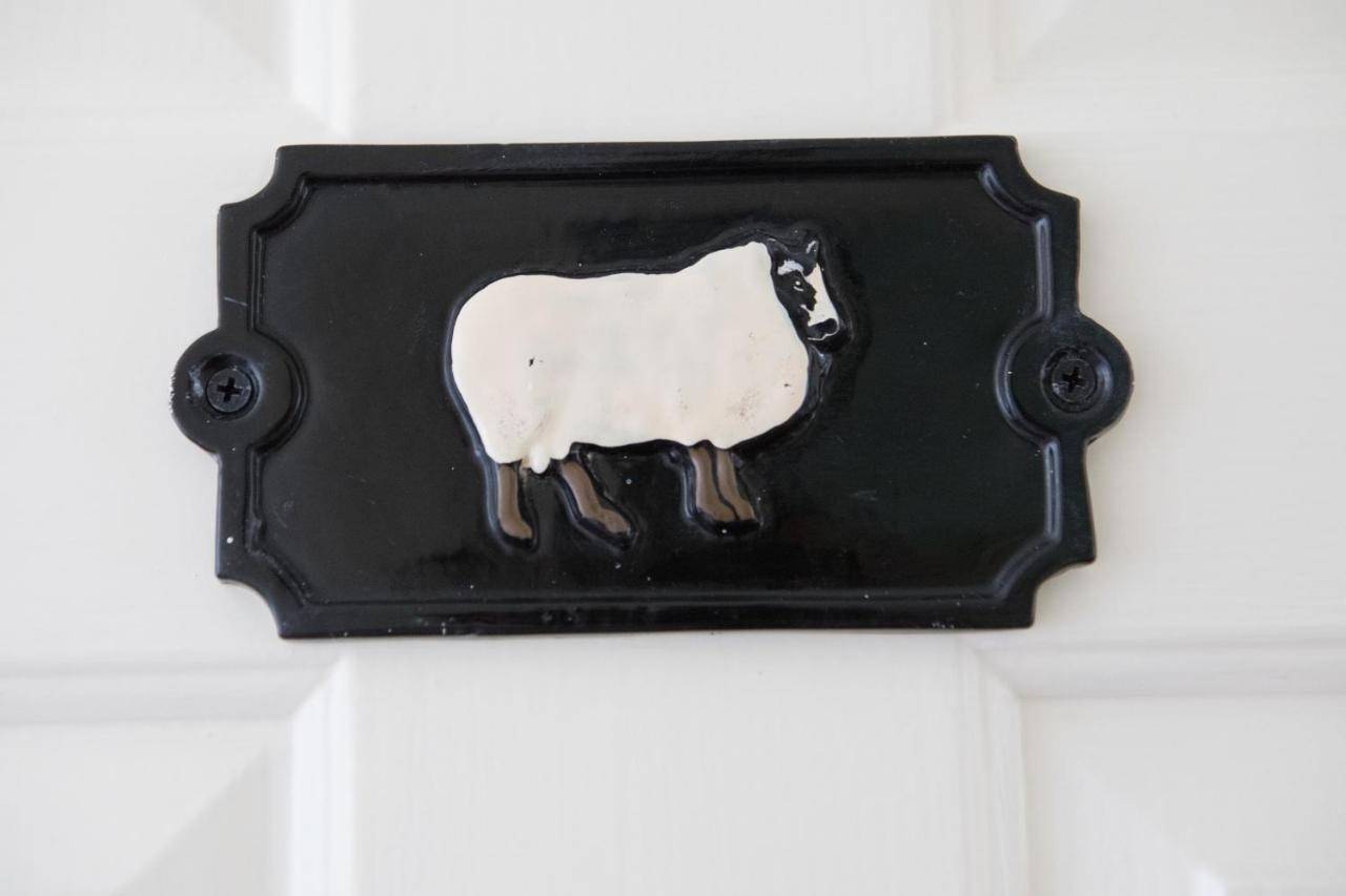 Farmyard Inn Youlgreave Exteriör bild