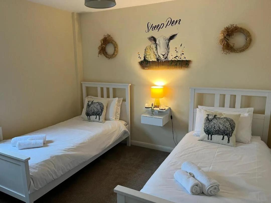 Farmyard Inn Youlgreave Exteriör bild